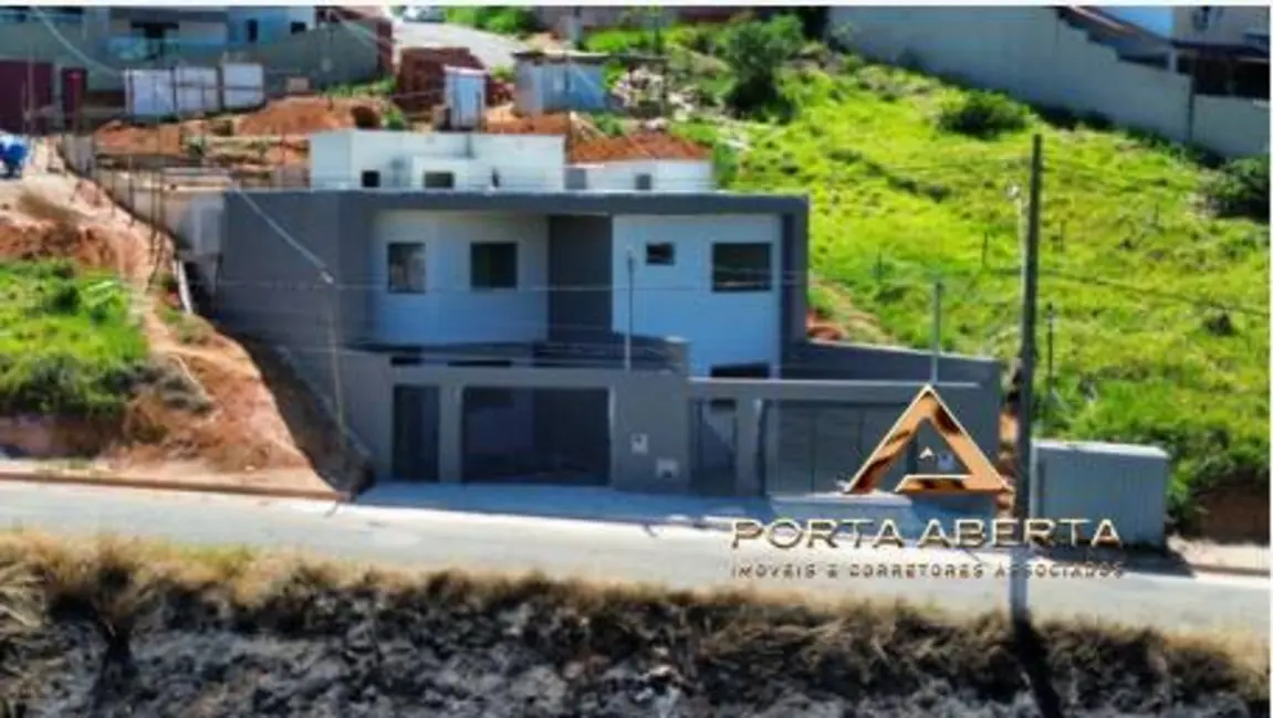 Foto 2 de Casa com 3 quartos à venda, 92m2 em Timoteo - MG