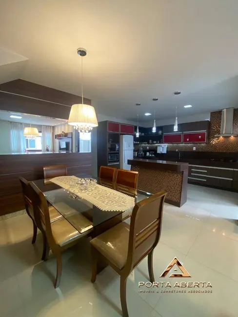 Foto 5 de Apartamento com 3 quartos à venda, 190m2 em Veneza, Ipatinga - MG