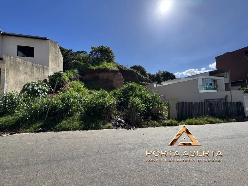 Foto 2 de Terreno / Lote à venda, 300m2 em Santana Do Paraiso - MG