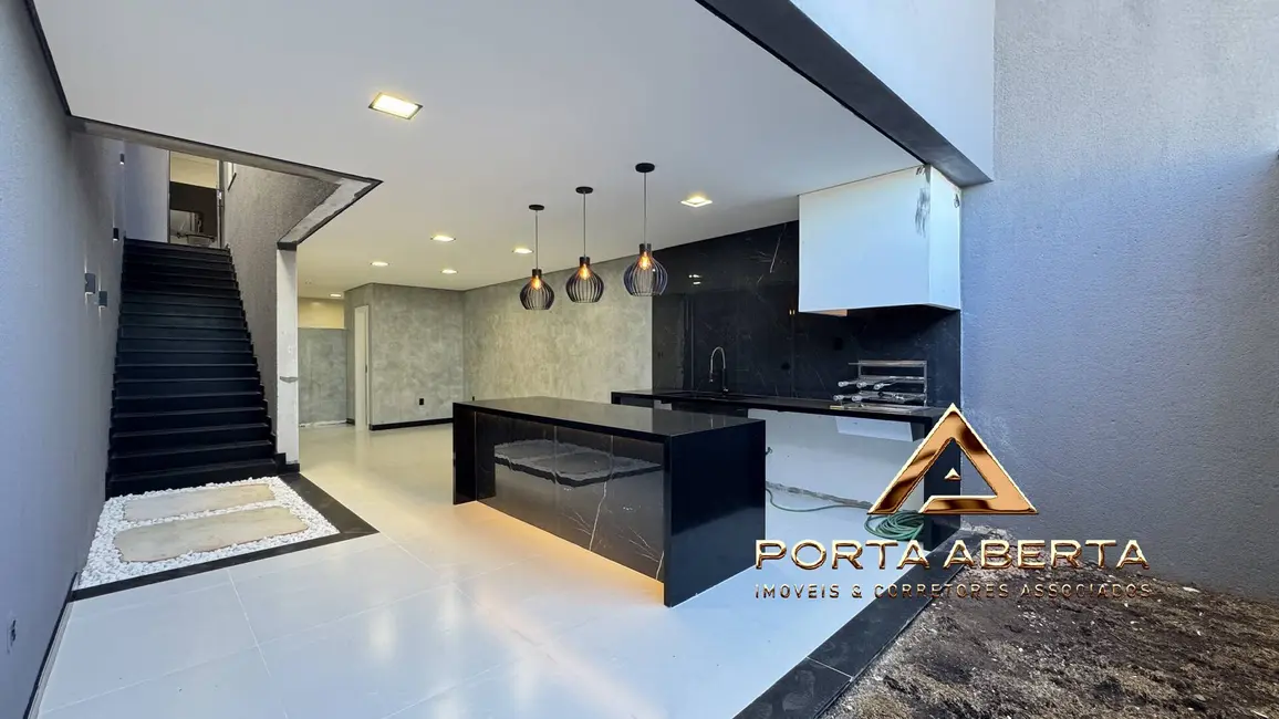 Casa com 3 quartos à venda, 135m2 em Santana Do Paraiso - MG - imagem 2 Foto 2 de Casa com 3 quartos à venda, 135m2 em Santana Do Paraiso - MG