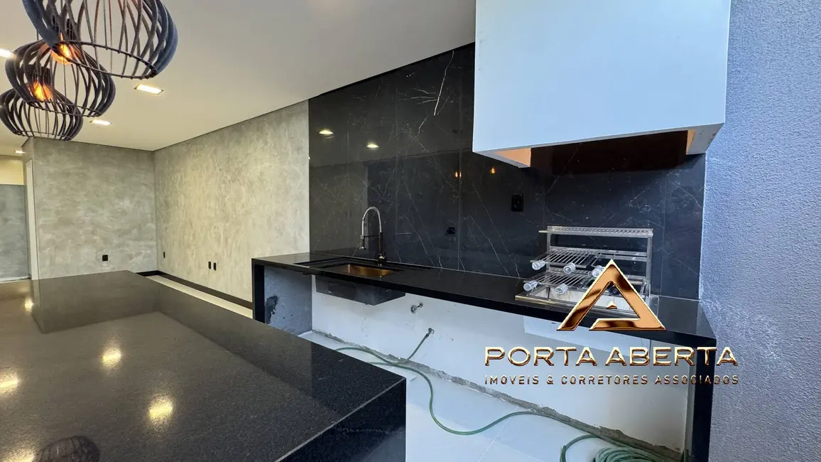 Casa com 3 quartos à venda, 135m2 em Santana Do Paraiso - MG - imagem 1 Foto 1 de Casa com 3 quartos à venda, 135m2 em Santana Do Paraiso - MG