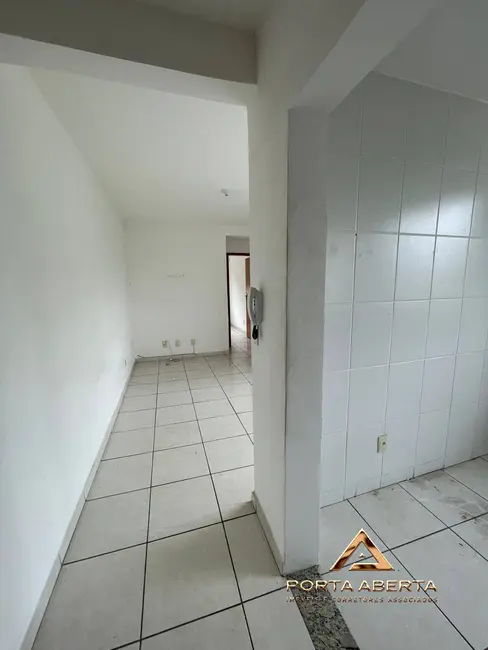 Foto 2 de Apartamento com 2 quartos para alugar em Caladinho, Coronel Fabriciano - MG