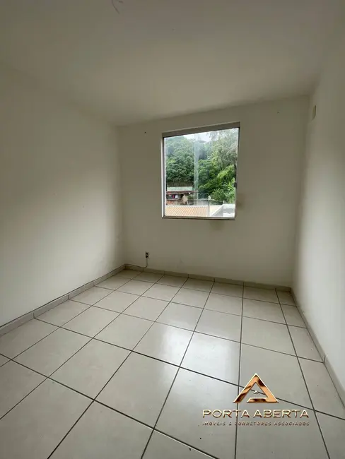 Foto 4 de Apartamento com 2 quartos para alugar em Caladinho, Coronel Fabriciano - MG