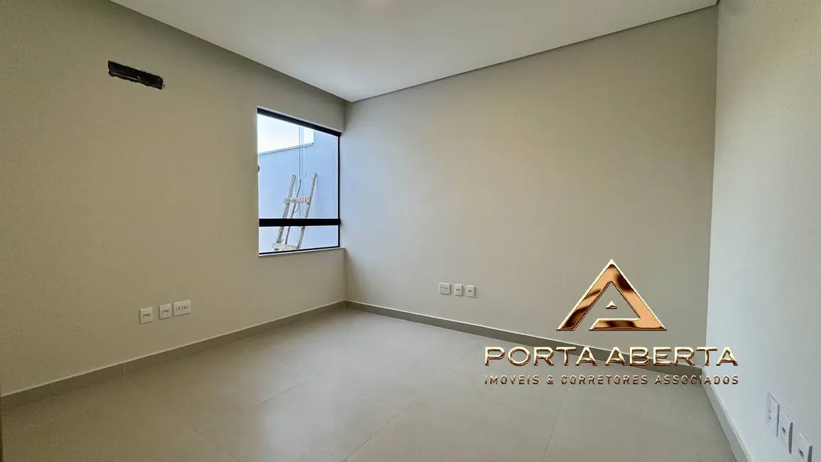 Casa com 3 quartos à venda, 170m2 em Santana Do Paraiso - MG - imagem 5 Foto 5 de Casa com 3 quartos à venda, 170m2 em Santana Do Paraiso - MG