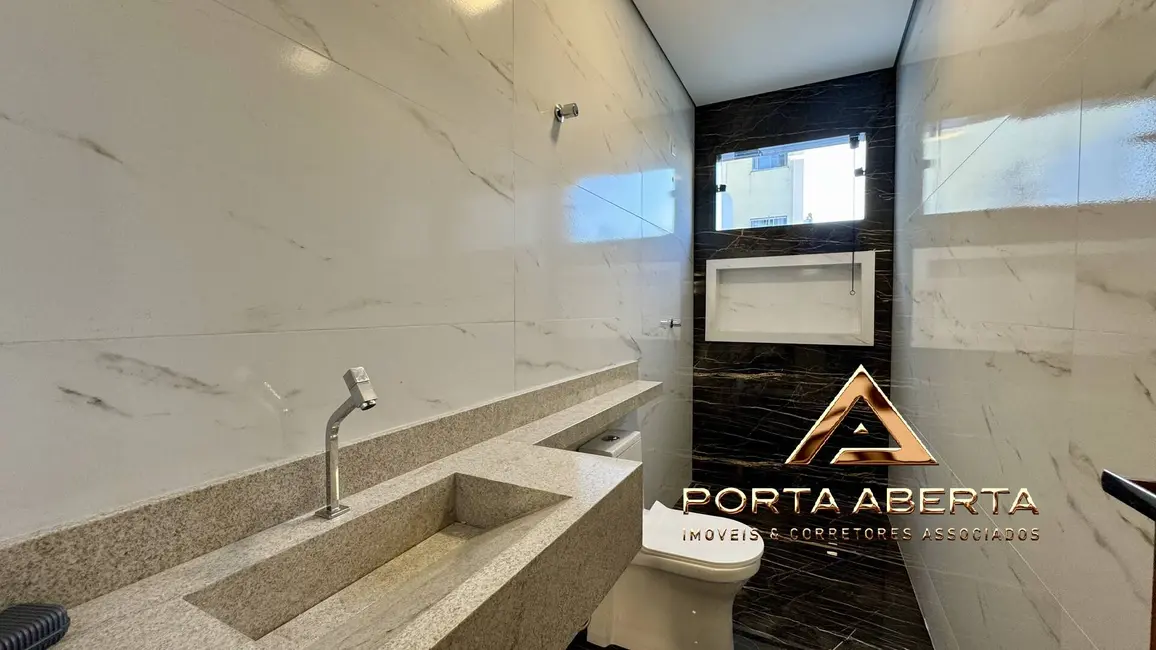 Casa com 3 quartos à venda, 170m2 em Santana Do Paraiso - MG - imagem 2 Foto 2 de Casa com 3 quartos à venda, 170m2 em Santana Do Paraiso - MG