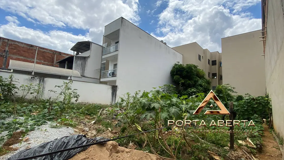 Foto 2 de Terreno / Lote à venda, 300m2 em Santana Do Paraiso - MG