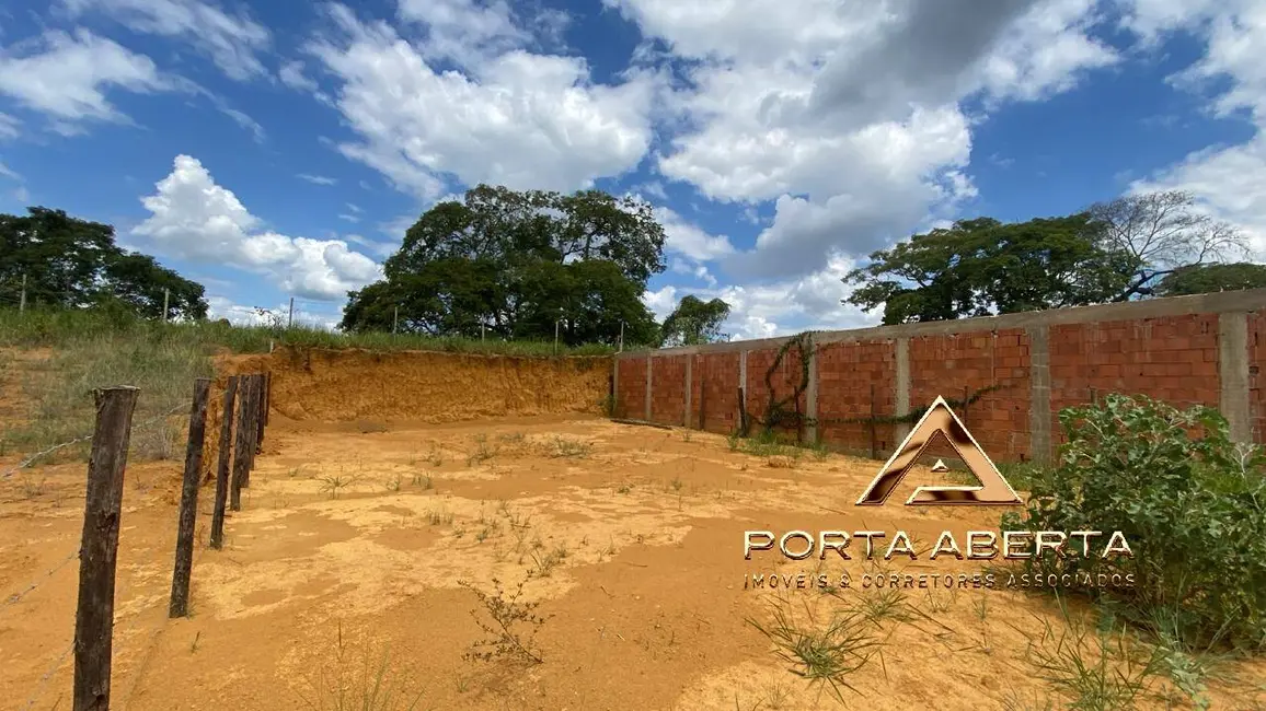 Foto 1 de Terreno / Lote à venda, 240m2 em Santana Do Paraiso - MG
