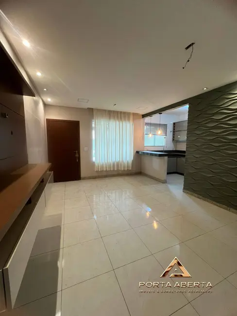 Foto 1 de Casa com 3 quartos à venda, 100m2 em Santana Do Paraiso - MG