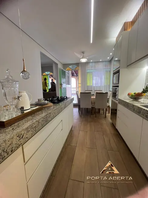 Foto 1 de Casa com 3 quartos à venda, 212m2 em Ideal, Ipatinga - MG