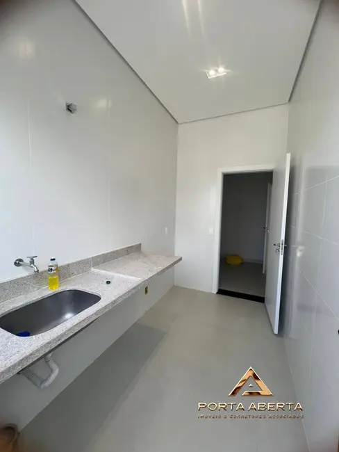 Foto 9 de Casa com 3 quartos à venda, 243m2 em Caratinga - MG