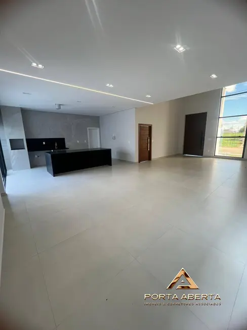 Foto 4 de Casa com 3 quartos à venda, 243m2 em Caratinga - MG