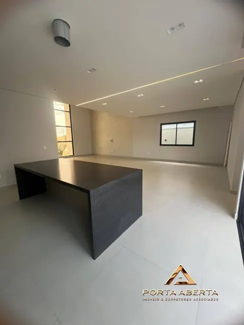 Foto 5 de Casa com 3 quartos à venda, 243m2 em Caratinga - MG