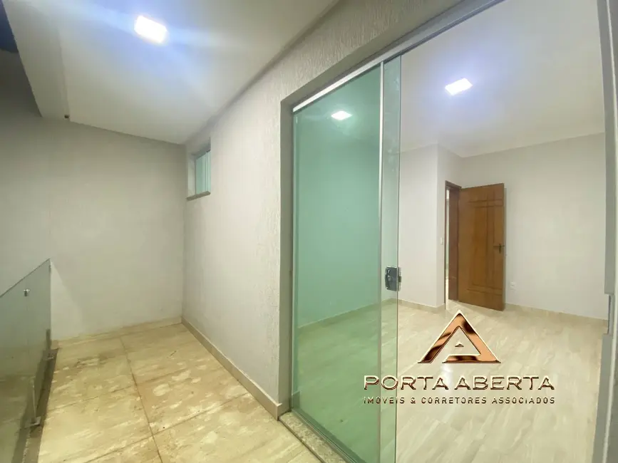 Foto 4 de Casa com 3 quartos à venda e para alugar, 158m2 em Santana Do Paraiso - MG