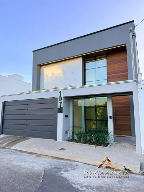 Foto 2 de Casa com 3 quartos à venda, 225m2 em Santana Do Paraiso - MG