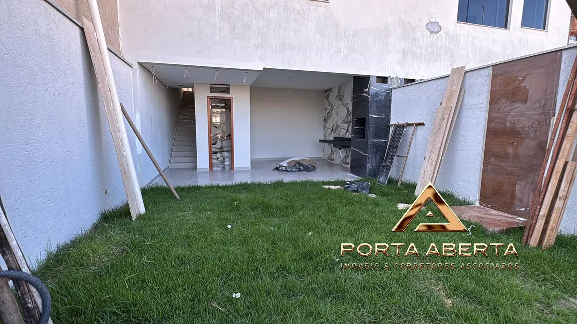 Foto 4 de Casa com 3 quartos à venda, 170m2 em Santana Do Paraiso - MG