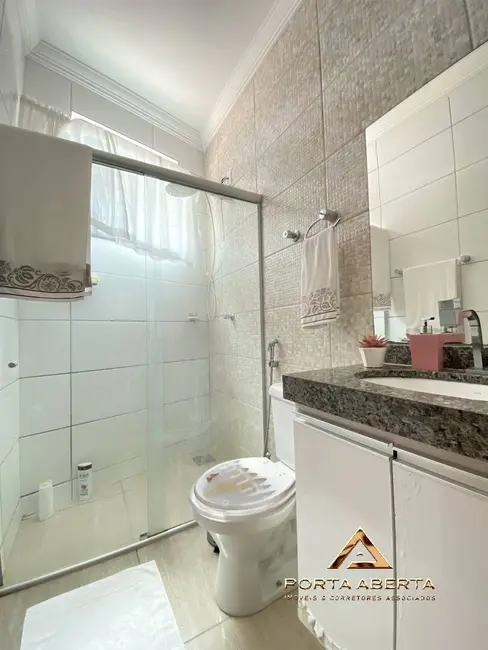 Foto 3 de Casa com 3 quartos à venda em Santana Do Paraiso - MG