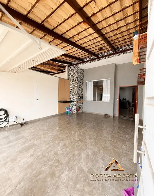 Casa com 3 quartos à venda, 125m2 em Santana Do Paraiso - MG - imagem 5 Foto 5 de Casa com 3 quartos à venda, 125m2 em Santana Do Paraiso - MG