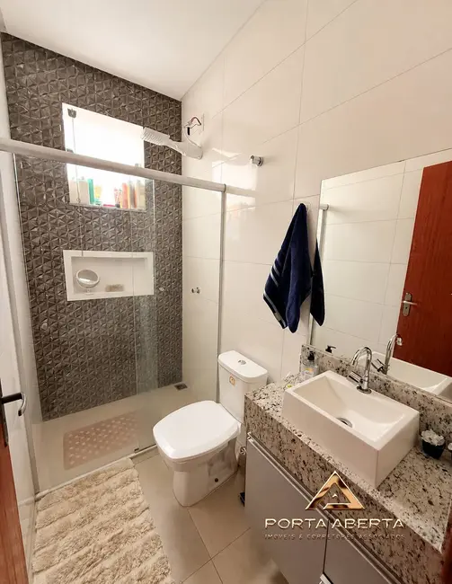 Casa com 3 quartos à venda, 125m2 em Santana Do Paraiso - MG - imagem 3 Foto 3 de Casa com 3 quartos à venda, 125m2 em Santana Do Paraiso - MG