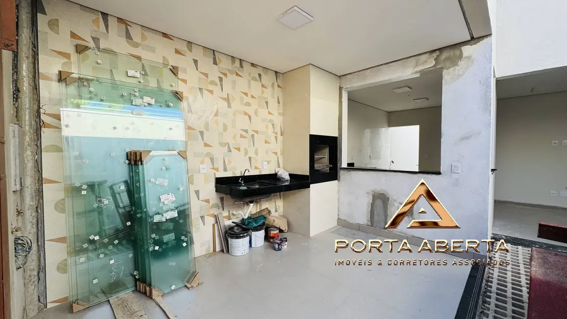 Foto 1 de Casa com 3 quartos à venda, 125m2 em Santana Do Paraiso - MG