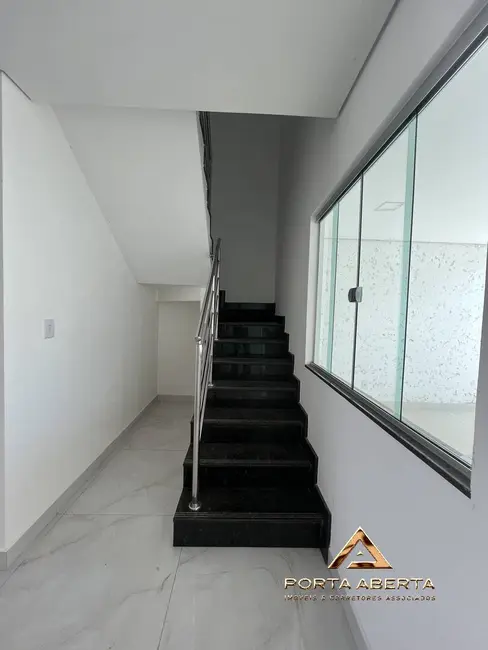 Foto 2 de Casa com 3 quartos à venda, 110m2 em Vila Celeste, Ipatinga - MG