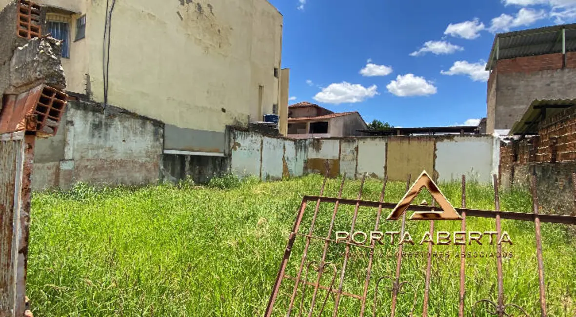 Foto 1 de Terreno / Lote à venda, 240m2 em Vila Ipanema, Ipatinga - MG