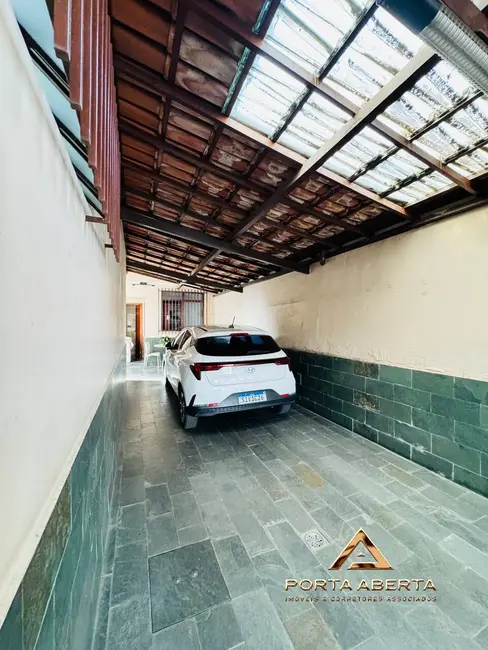 Casa com 3 quartos à venda, 250m2 em Imbaúbas, Ipatinga - MG - imagem 2 Foto 2 de Casa com 3 quartos à venda, 250m2 em Imbaúbas, Ipatinga - MG