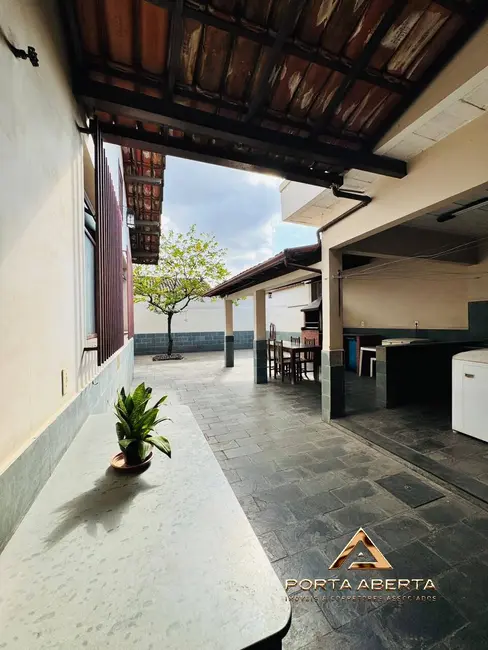 Casa com 3 quartos à venda, 250m2 em Imbaúbas, Ipatinga - MG - imagem 3 Foto 3 de Casa com 3 quartos à venda, 250m2 em Imbaúbas, Ipatinga - MG