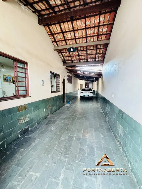 Casa com 3 quartos à venda, 250m2 em Imbaúbas, Ipatinga - MG - imagem 5 Foto 5 de Casa com 3 quartos à venda, 250m2 em Imbaúbas, Ipatinga - MG