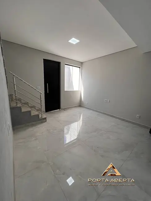 Casa com 3 quartos à venda, 108m2 em Vila Celeste, Ipatinga - MG - imagem 1 Foto 1 de Casa com 3 quartos à venda, 108m2 em Vila Celeste, Ipatinga - MG
