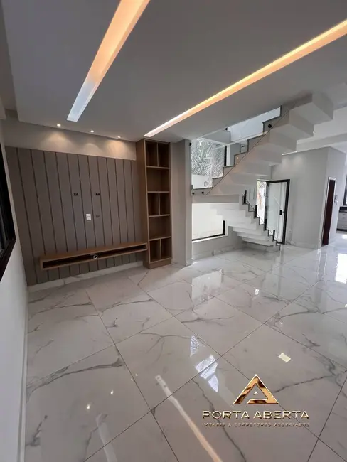 Casa com 3 quartos à venda, 183m2 em Iguaçu, Ipatinga - MG - imagem 4 Foto 4 de Casa com 3 quartos à venda, 183m2 em Iguaçu, Ipatinga - MG