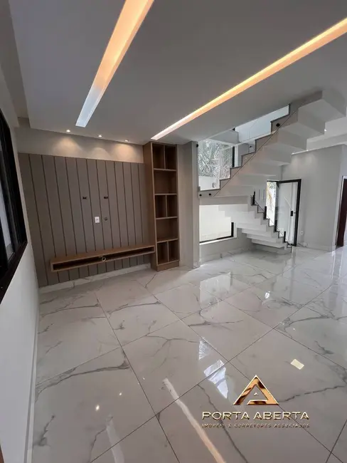 Casa com 3 quartos à venda, 183m2 em Iguaçu, Ipatinga - MG - imagem 2 Foto 2 de Casa com 3 quartos à venda, 183m2 em Iguaçu, Ipatinga - MG
