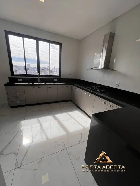 Casa com 3 quartos à venda, 183m2 em Iguaçu, Ipatinga - MG - imagem 8 Foto 8 de Casa com 3 quartos à venda, 183m2 em Iguaçu, Ipatinga - MG