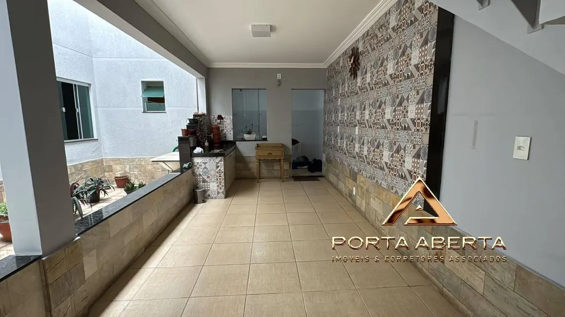 Casa com 5 quartos à venda, 420m2 em Imbaúbas, Ipatinga - MG - imagem 4 Foto 4 de Casa com 5 quartos à venda, 420m2 em Imbaúbas, Ipatinga - MG