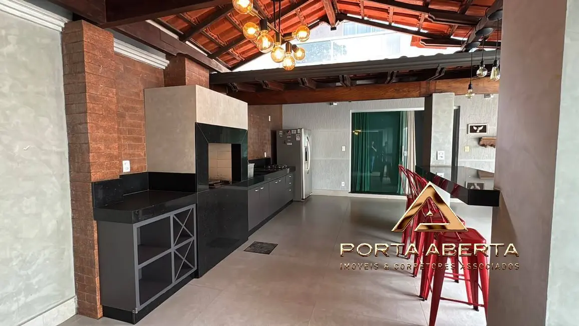 Casa com 5 quartos à venda, 420m2 em Imbaúbas, Ipatinga - MG - imagem 3 Foto 3 de Casa com 5 quartos à venda, 420m2 em Imbaúbas, Ipatinga - MG