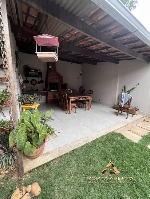 Foto 4 de Casa com 3 quartos à venda, 351m2 em Santa Helena, Coronel Fabriciano - MG