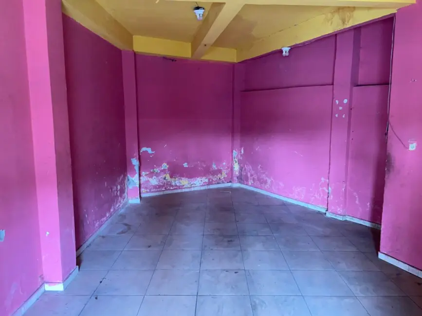 Loja à venda, 180m2 em Del Castilho, Rio De Janeiro - RJ - imagem 3 Foto 3 de Loja à venda, 180m2 em Del Castilho, Rio De Janeiro - RJ