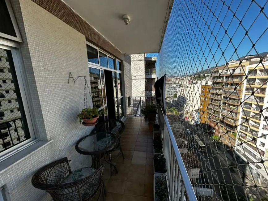 Apartamento com 3 quartos à venda, 236m2 em Vila Isabel, Rio De Janeiro - RJ - imagem 9 Foto 9 de Apartamento com 3 quartos à venda, 236m2 em Vila Isabel, Rio De Janeiro - RJ