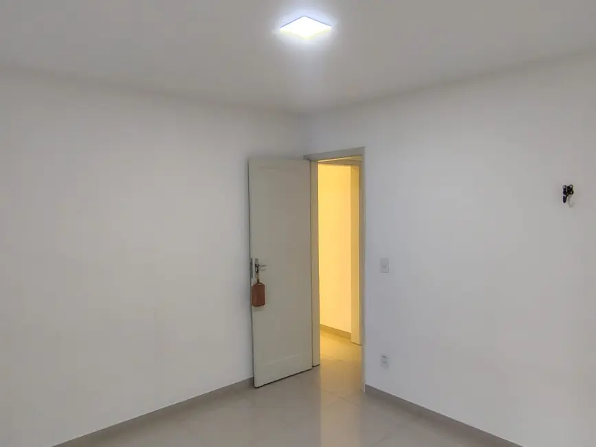 Apartamento com 2 quartos para alugar, 80m2 em Vila Isabel, Rio De Janeiro - RJ - imagem 6 Foto 6 de Apartamento com 2 quartos para alugar, 80m2 em Vila Isabel, Rio De Janeiro - RJ