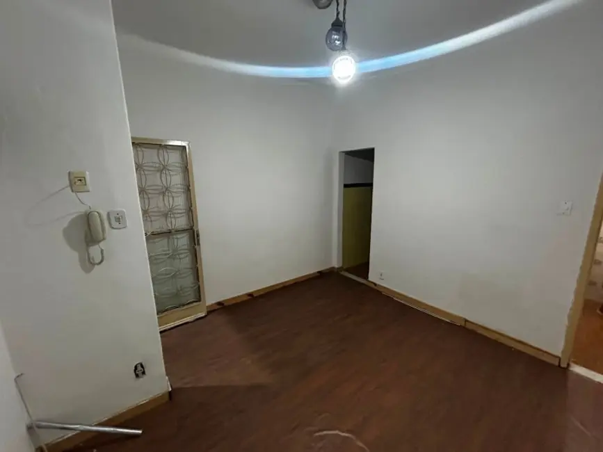 Casa com 2 quartos para alugar, 70m2 em Madureira, Rio De Janeiro - RJ - imagem 1 Foto 1 de Casa com 2 quartos para alugar, 70m2 em Madureira, Rio De Janeiro - RJ