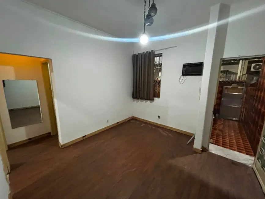 Casa com 2 quartos para alugar, 70m2 em Madureira, Rio De Janeiro - RJ - imagem 3 Foto 3 de Casa com 2 quartos para alugar, 70m2 em Madureira, Rio De Janeiro - RJ