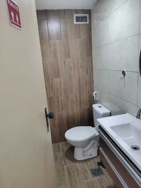 Sala Comercial para alugar, 32m2 em Vila Isabel, Rio De Janeiro - RJ - imagem 9 Foto 9 de Sala Comercial para alugar, 32m2 em Vila Isabel, Rio De Janeiro - RJ