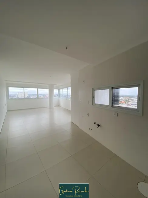 Apartamento com 3 quartos à venda, 107m2 em Centro, Torres - RS - imagem 2 Foto 2 de Apartamento com 3 quartos à venda, 107m2 em Centro, Torres - RS