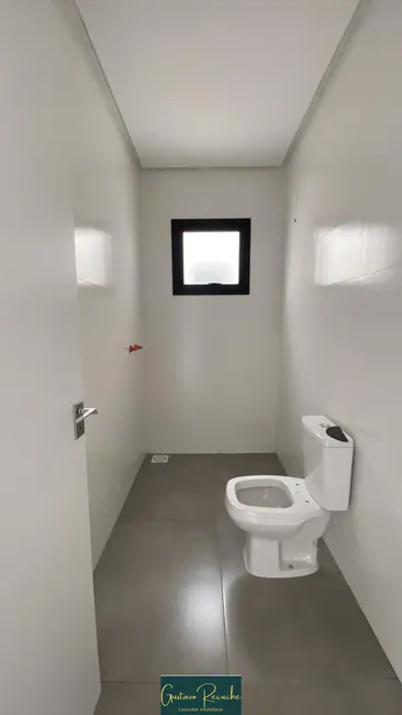 Foto 9 de Sobrado com 3 quartos para alugar, 170m2 em Torres - RS