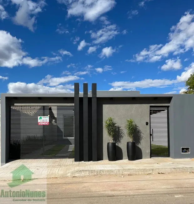 Foto 1 de Casa com 3 quartos à venda, 250m2 em Jardim Vitória, Barreiras - BA
