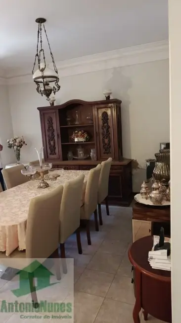 Casa com 4 quartos à venda, 280m2 em Centro, Barreiras - BA - imagem 4 Foto 4 de Casa com 4 quartos à venda, 280m2 em Centro, Barreiras - BA