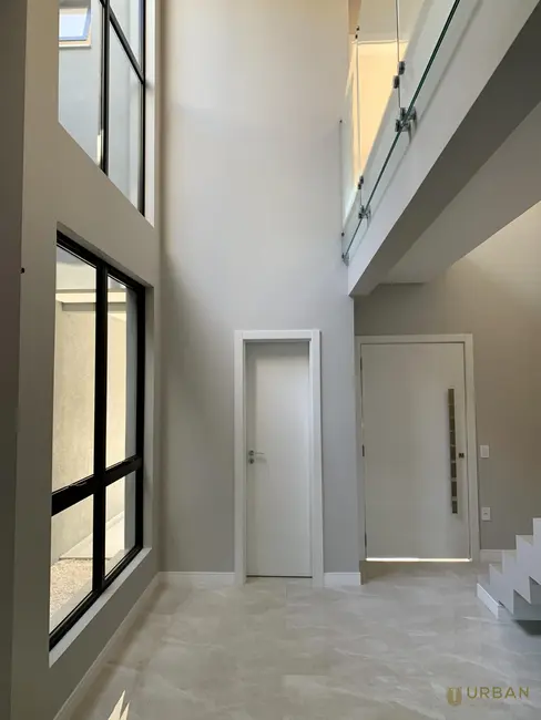 Sobrado com 3 quartos à venda, 150m2 em Centro, Itajai - SC - imagem 4 Foto 4 de Sobrado com 3 quartos à venda, 150m2 em Centro, Itajai - SC