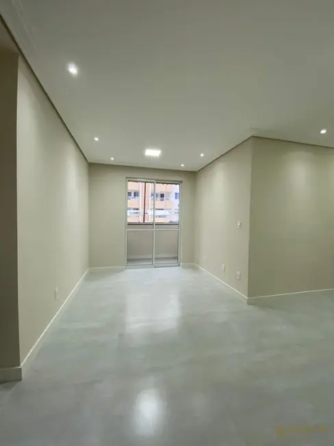 Foto 2 de Apartamento com 2 quartos à venda, 55m2 em Espinheiros, Itajai - SC