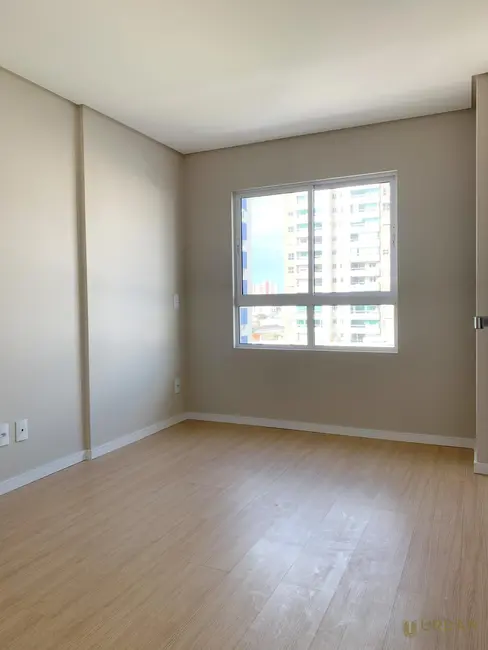 Apartamento com 2 quartos à venda, 63m2 em Vila Operária, Itajai - SC - imagem 5 Foto 5 de Apartamento com 2 quartos à venda, 63m2 em Vila Operária, Itajai - SC