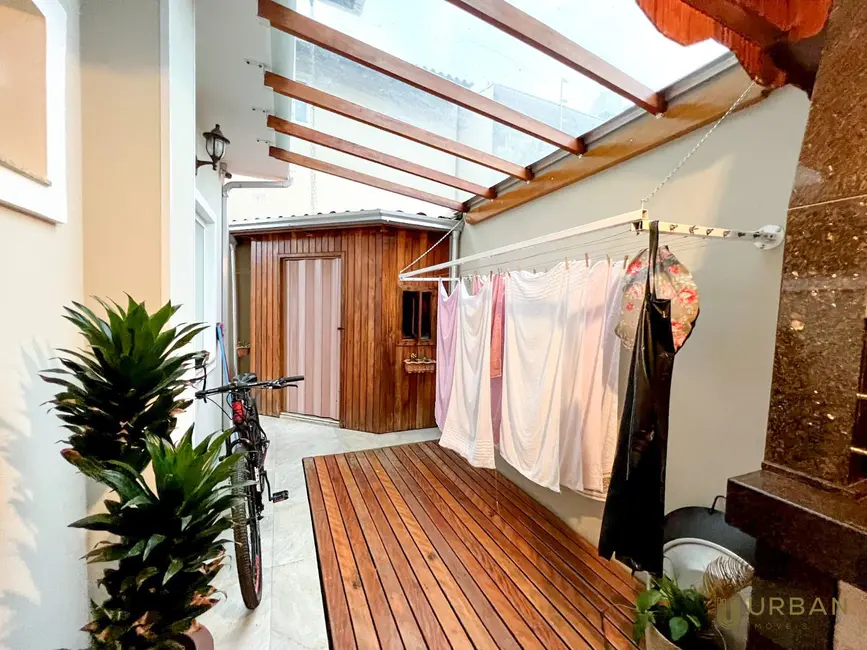 Sobrado com 3 quartos à venda, 114m2 em Murta, Itajai - SC - imagem 9 Foto 9 de Sobrado com 3 quartos à venda, 114m2 em Murta, Itajai - SC