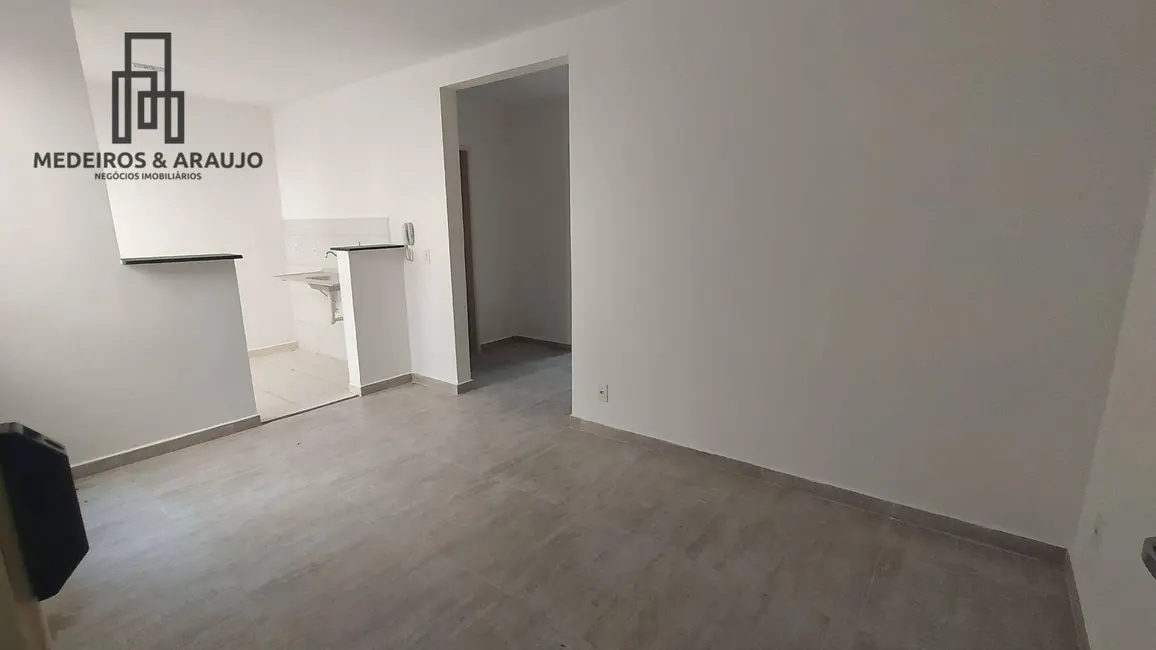 Foto 2 de Apartamento com 2 quartos à venda, 60m2 em Chácara Tropical (Caucaia do Alto), Cotia - SP